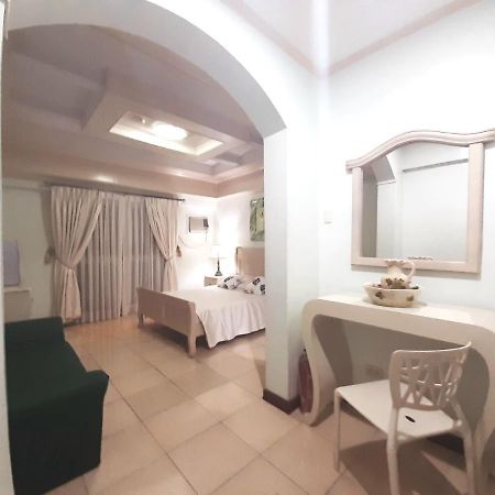 Casa Micarosa Hotel Manila Bagian luar foto