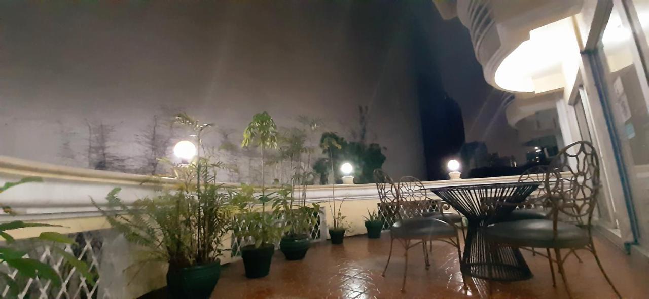 Casa Micarosa Hotel Manila Bagian luar foto